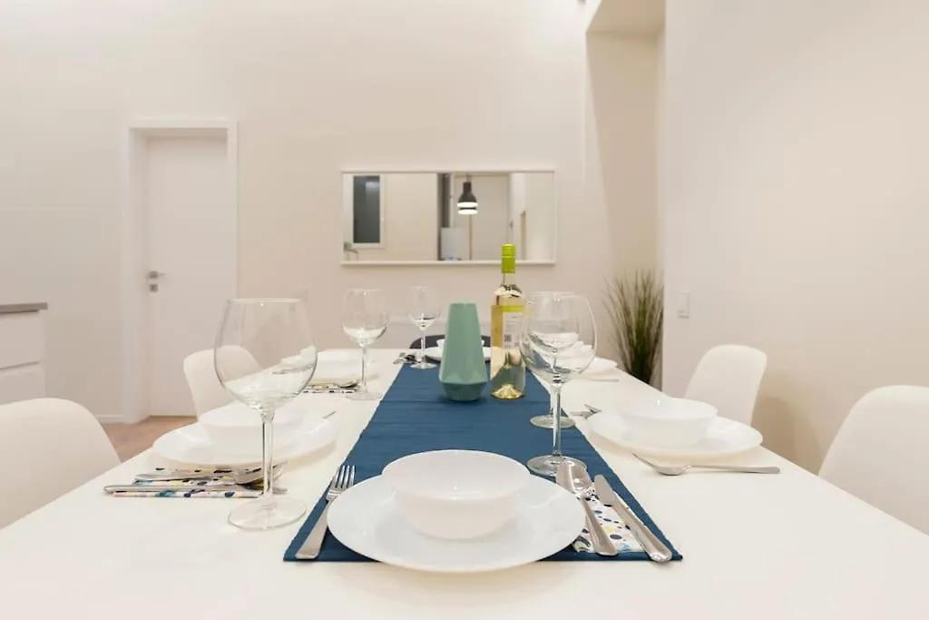 Apartment Luxury New-3Bdr 3Bth Sauna!City Center Budapest