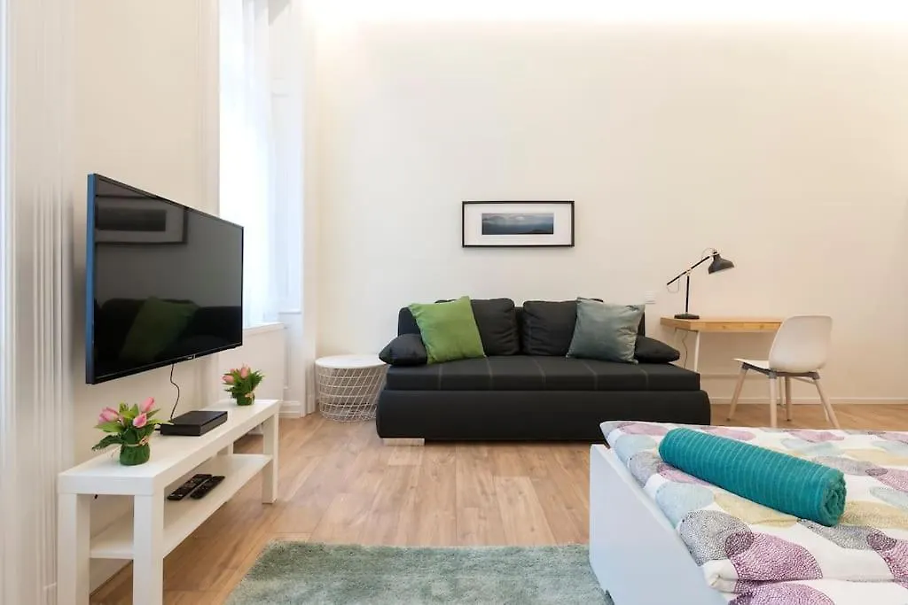 Apartment Luxury New-3Bdr 3Bth Sauna!City Center Budapest