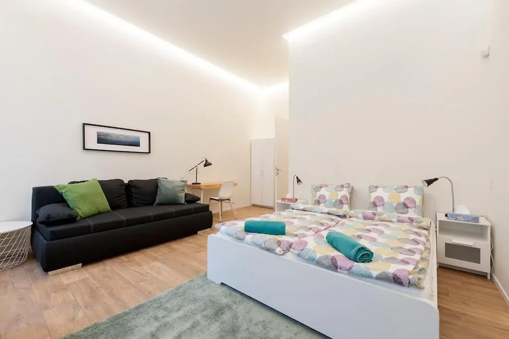 Luxury New-3Bdr 3Bth Sauna!City Center Budapest