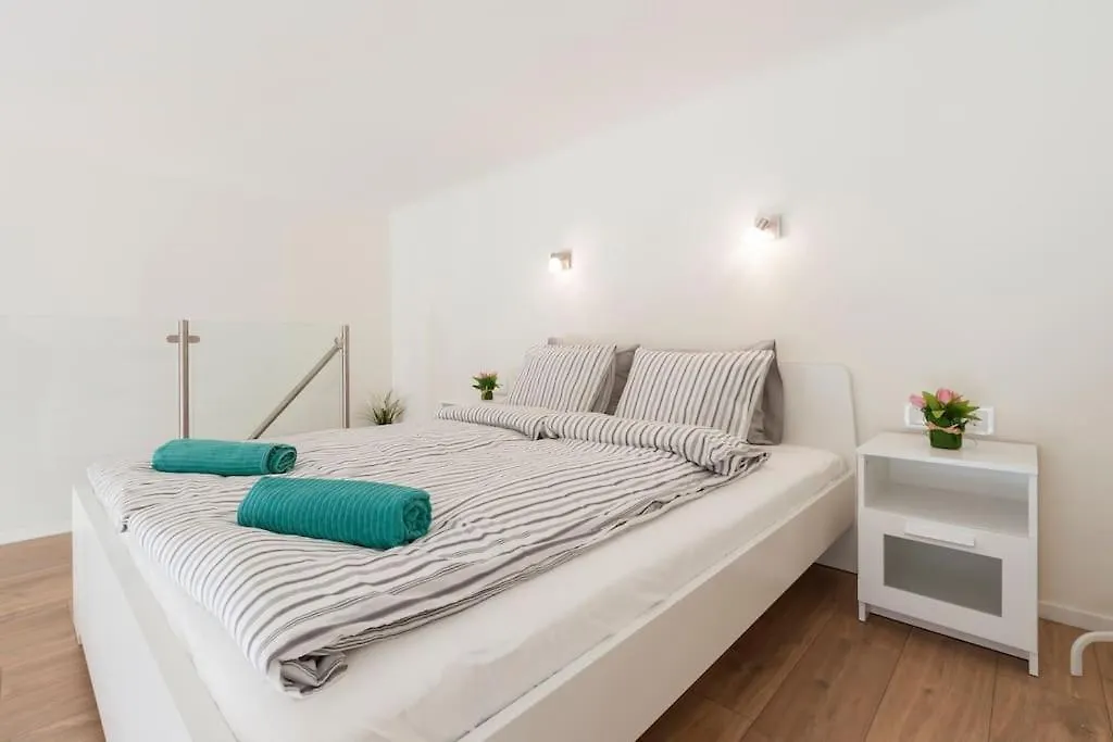 Apartment Luxury New-3Bdr 3Bth Sauna!City Center Budapest