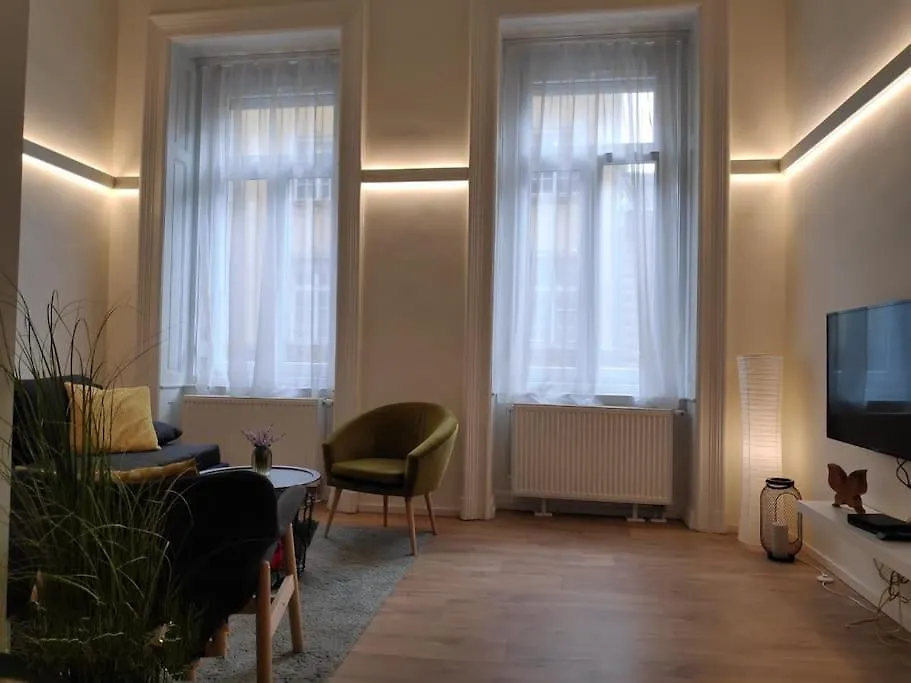 Luxury New-3Bdr 3Bth Sauna!City Center Budapest